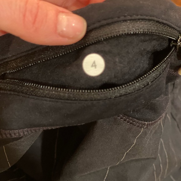 Lululemon running short - Picture 4 of 4